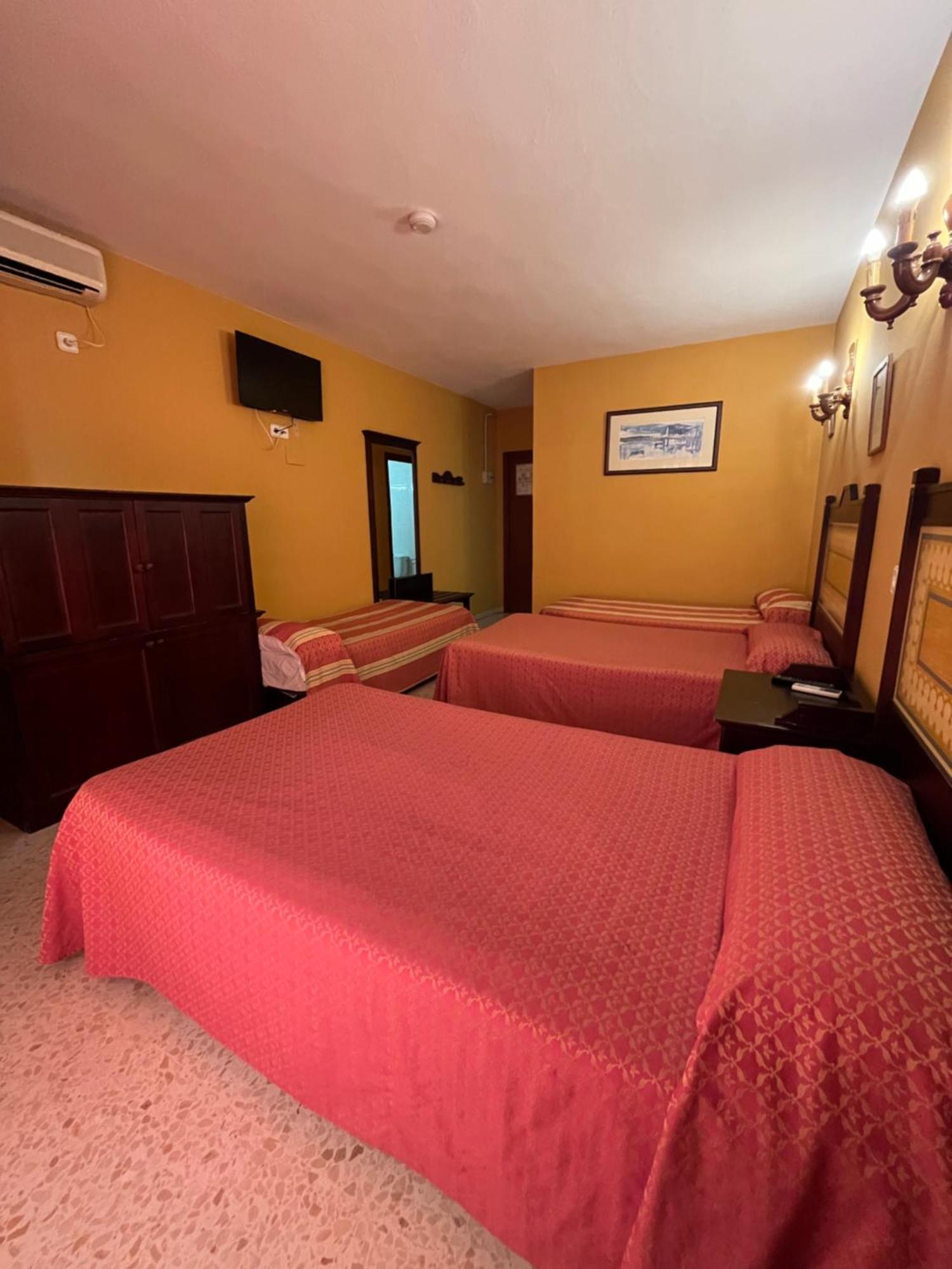 La Barca Hotel